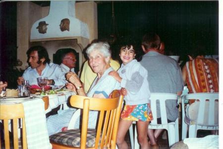 Voici ma grande tante et moi